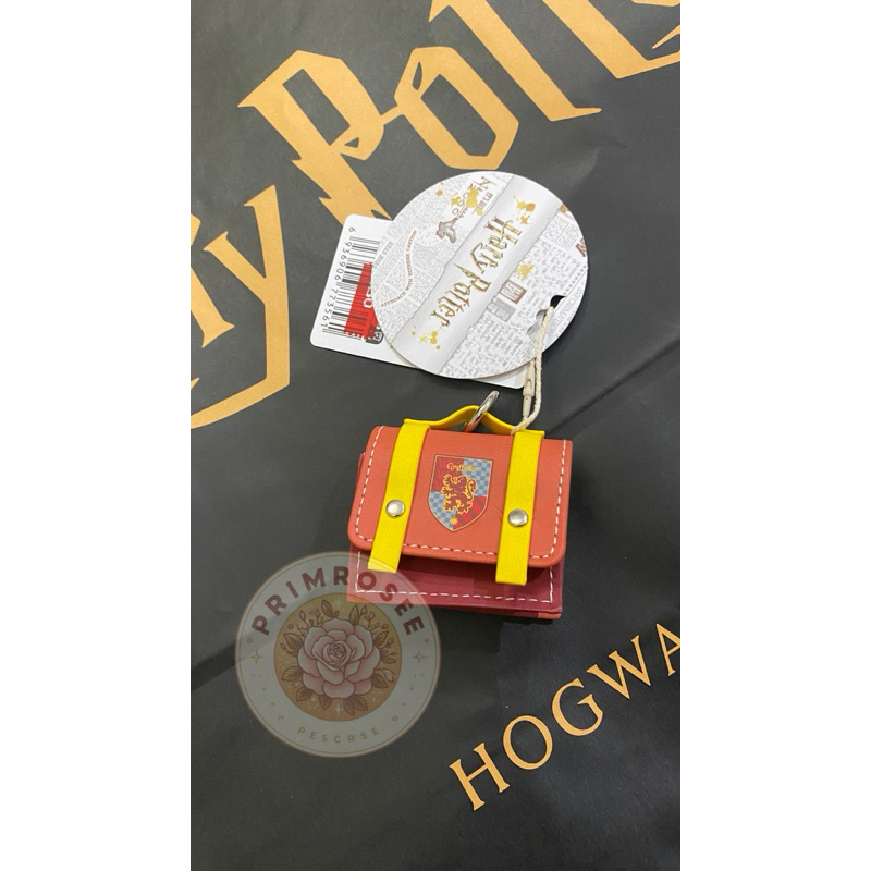 [SG] Harry Potter x Miniso x HARRY POTTER Gryffindor airpods case protective case