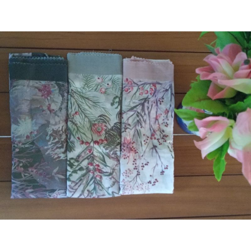 HIJAB SEGI EMPAT ALA BUTTON SCRAFT KW