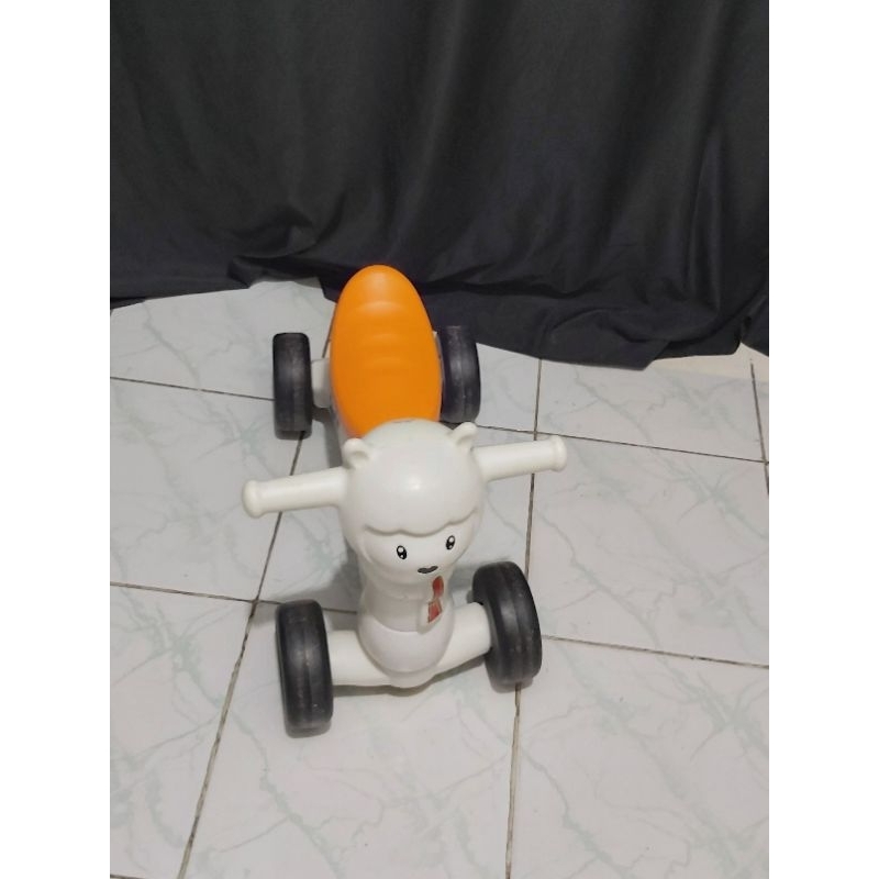 PRELOVED RIDE ON SHEEP