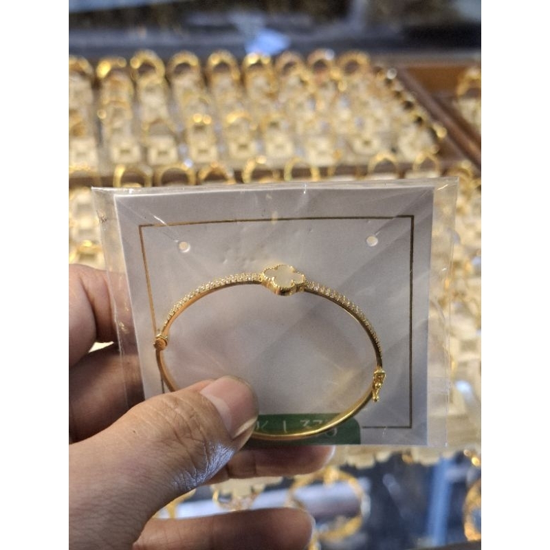 gelang bangle vanclef emas 375/8k
