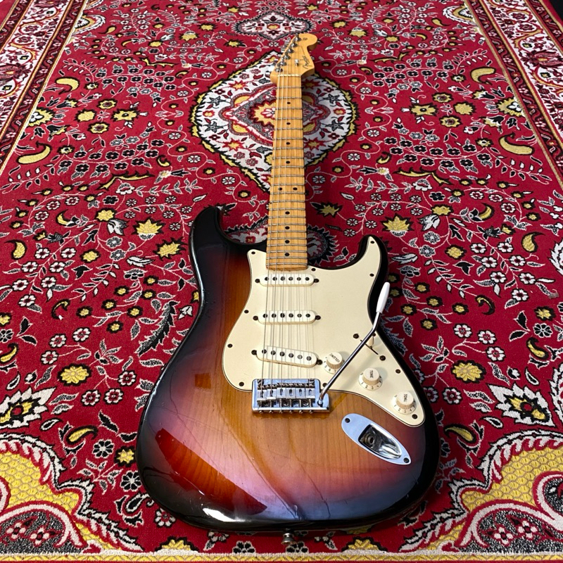 Fender American Standard Stratocaster Efek Gitar