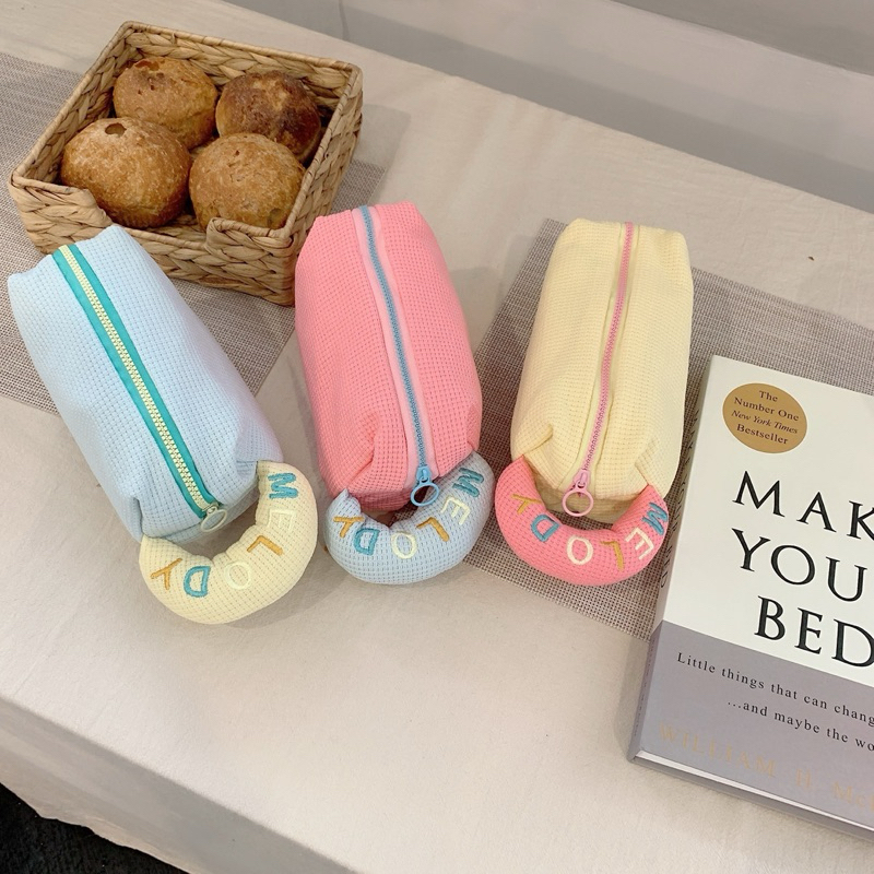 

Kotak pensil estetik | pouch brush | pouch makeup | pouch pastel