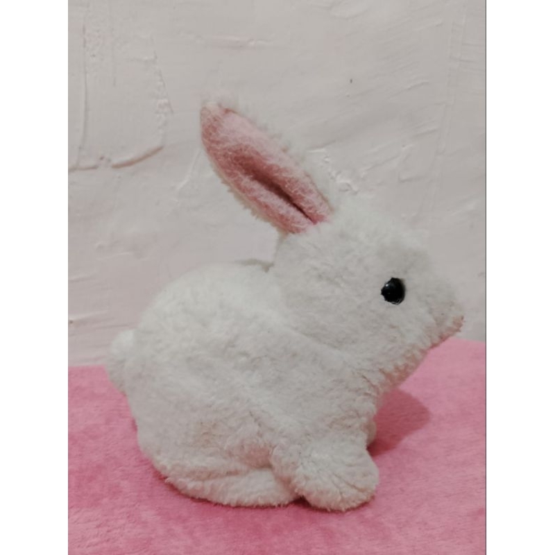 Boneka Kelinci Elektrik