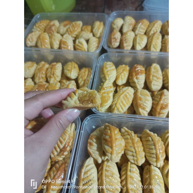 

Kue kering selai nanas / nastar