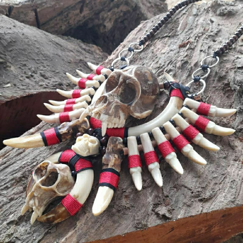 KALUNG TARING BABI MODEL RANGKAIAN JUMBO ETNIK DAYAK KALIMANTAN