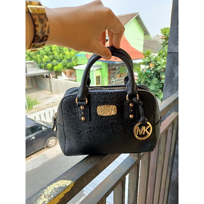Tas Tangan Hitam MK