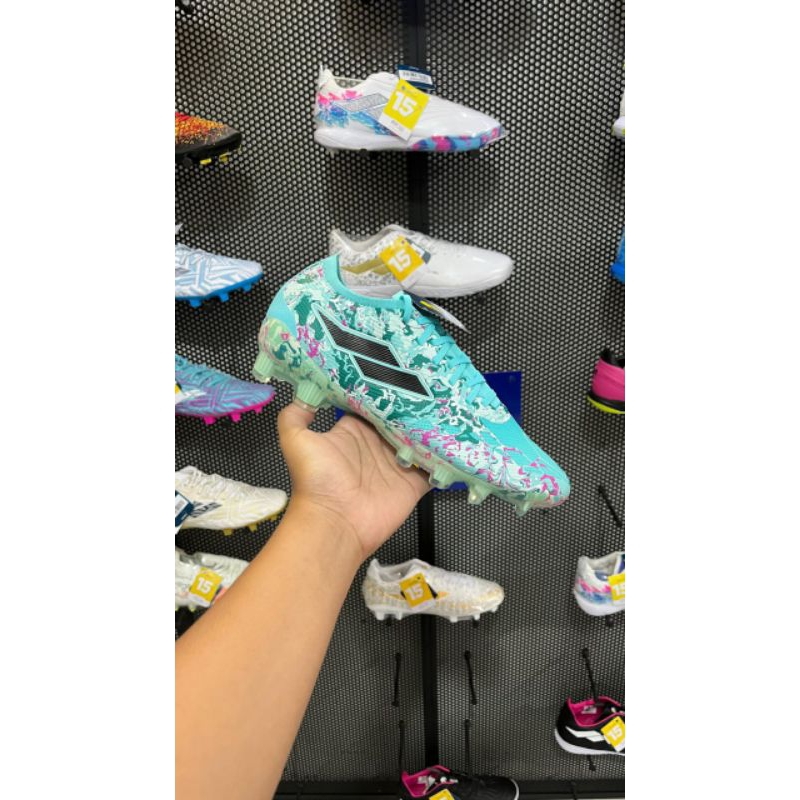 Sepatu Bola Mills Xyclop Kaldera