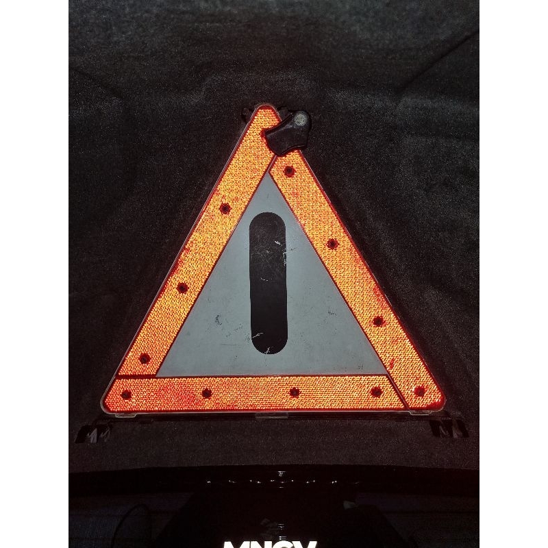 segitiga pengaman mercedes benz W124