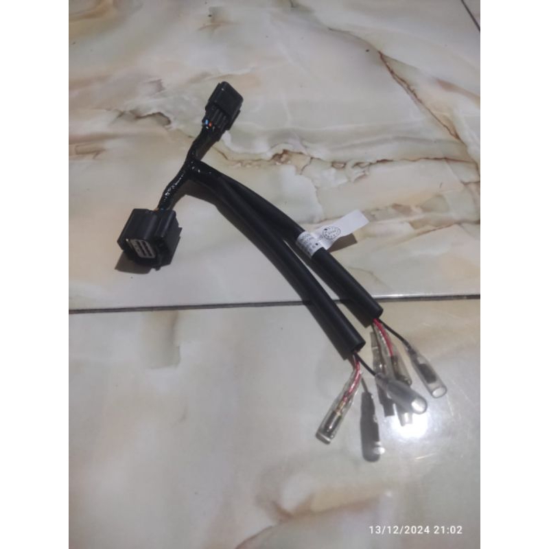 KABEL SOCKET / SOCKET KABEL SPION LAMPU SEIN LED VARIO 125 150 160 TAHUN 2018-2023 - ARVINO KIDS