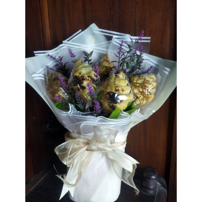 

Buket Croissant Bunga Graduation Birthday Gift Bouquet / Bouquet Croissant Mini
