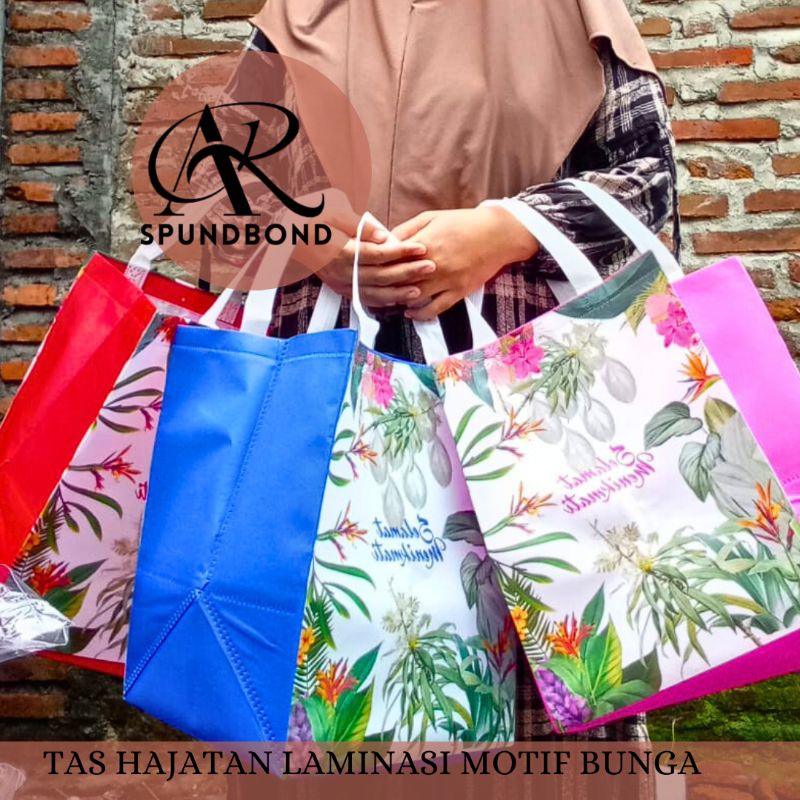 

(1 Lusin 12Pcs) TAS HAJATAN LAMINASI MOTIF BUNGA "SELAMAT MENIKMATI" | GOODIEBAG LAMINASI | TAS PRES LAMINASI