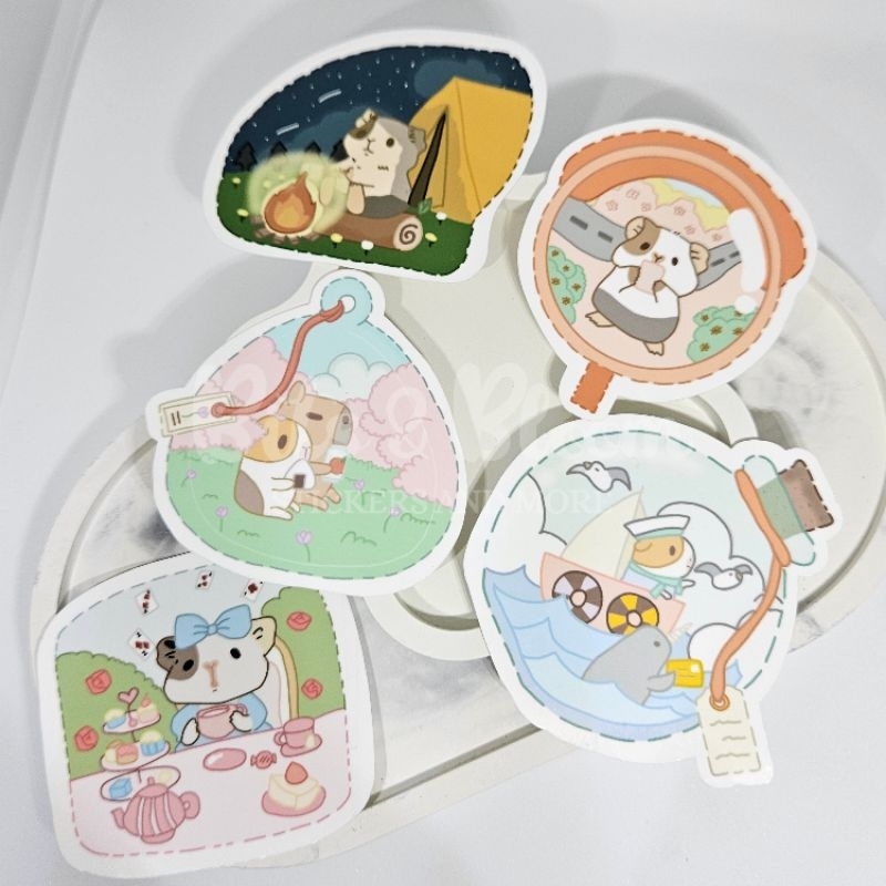 

[BnB] Sticker Kartun Hamster Lucu Aesthetic Vinyl Glossy Anti Air / Waterproof (untuk laptop, casing HP, diary, jurnal)