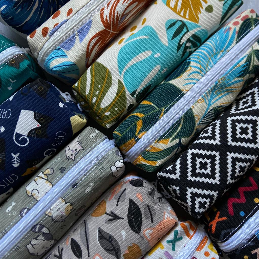 

Tempat Pensil / Kotak pensil / Pouch canvas kanvas motif free sticker free gift