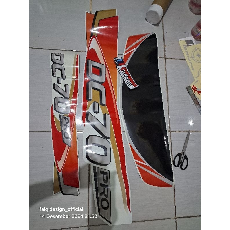 

DECAL KUBOTA DC70 PRO SATUAN HIGH QUALITY