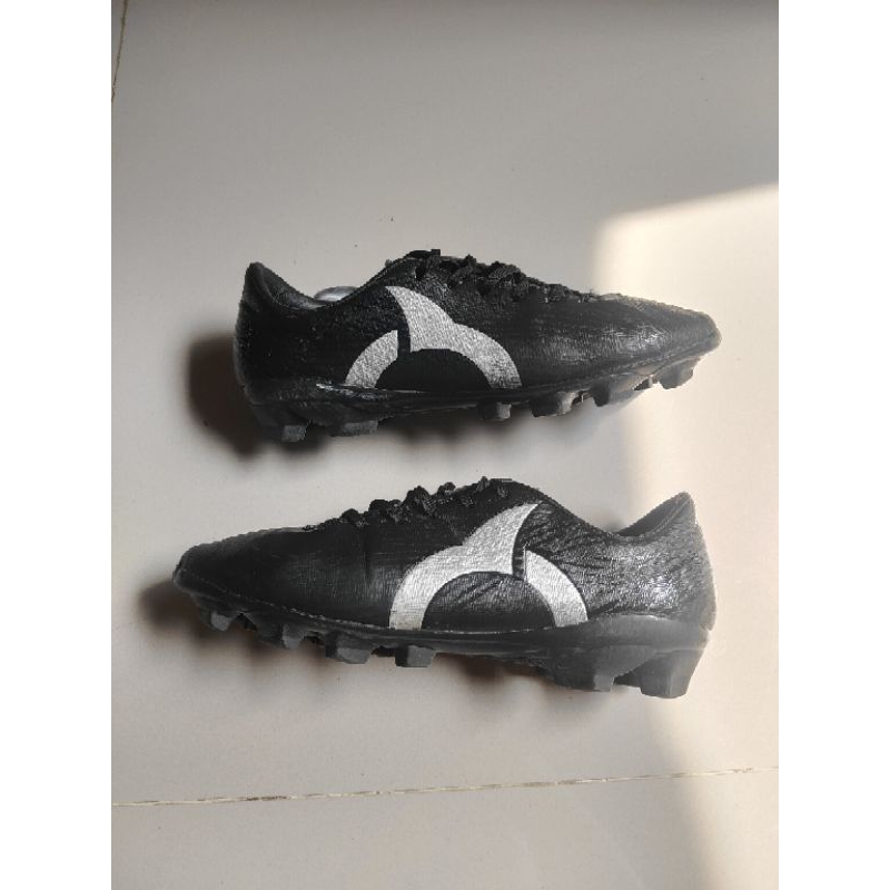 sepatu bola bekas/second