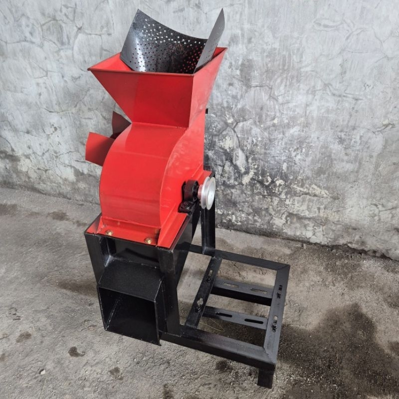 MESIN CACAH RUMPUT DAN RANTING MULTIFUNGSI BERKUALITAS