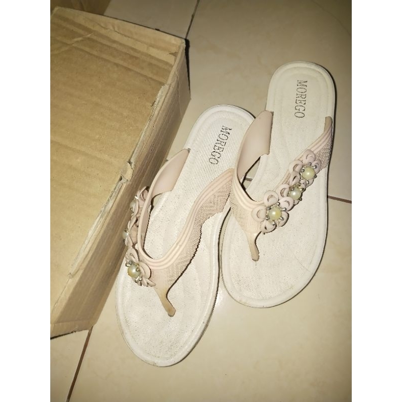 Morego Sandal Wanita dengan Hiasan Mutiara