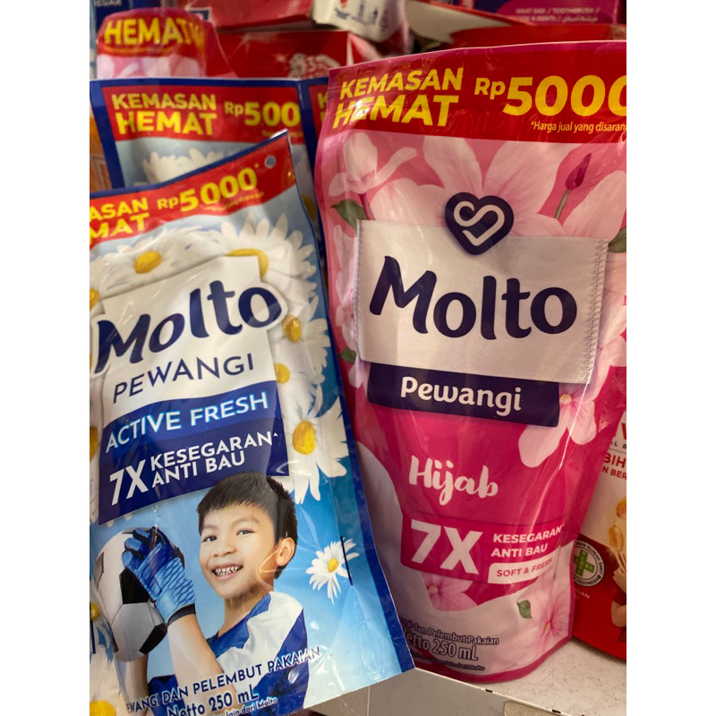 MOLTO pewangi pakaian refill 250ML (5000)