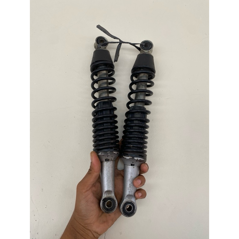 shock belakang smash titan