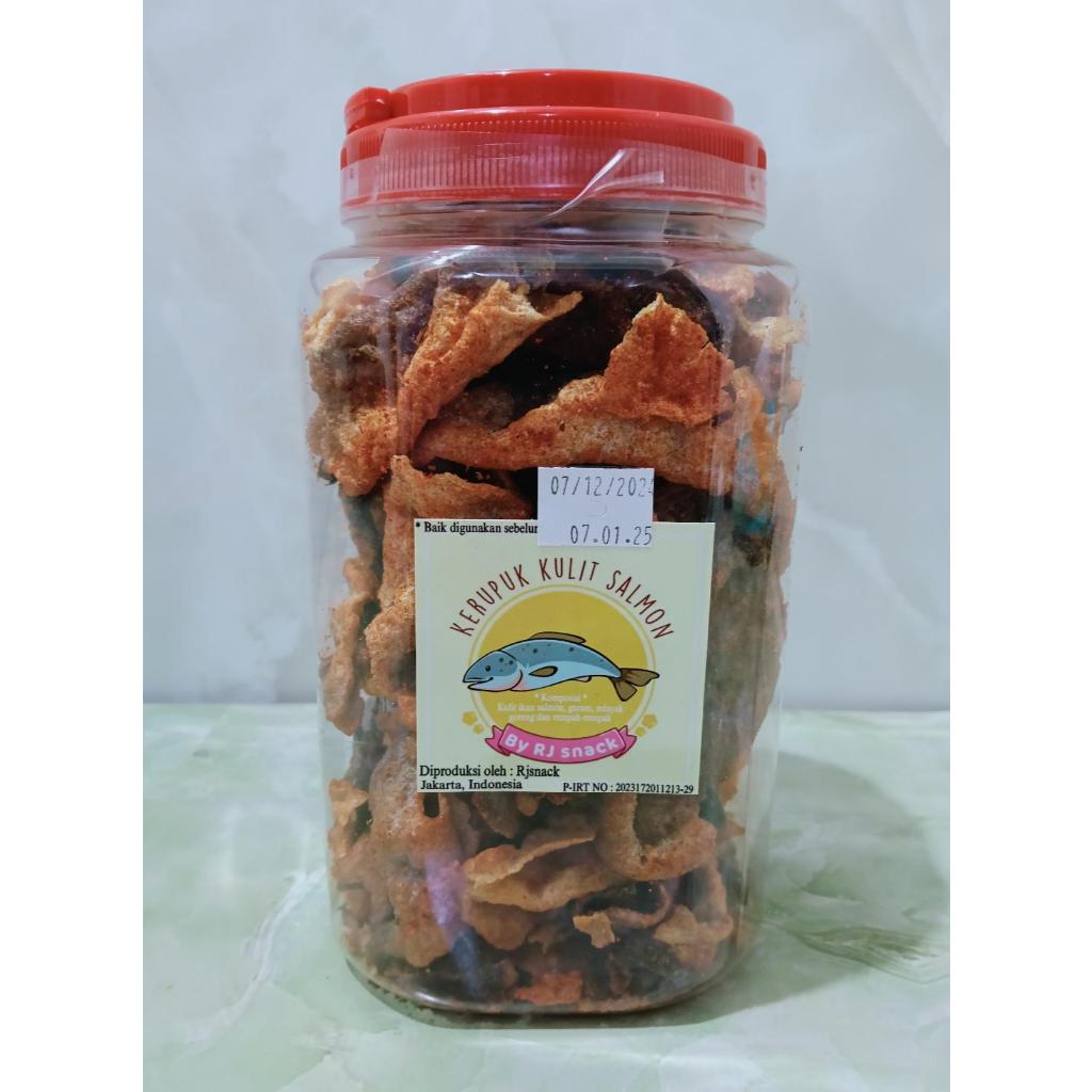 

Kerupuk Kulit Ikan Salmon rasa Spicy 250 gram kemasan toples