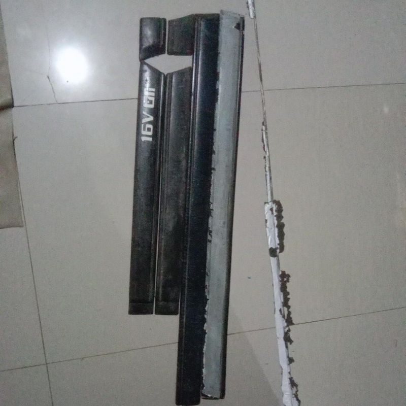 lis pintu Daihatsu charade classy winner g102