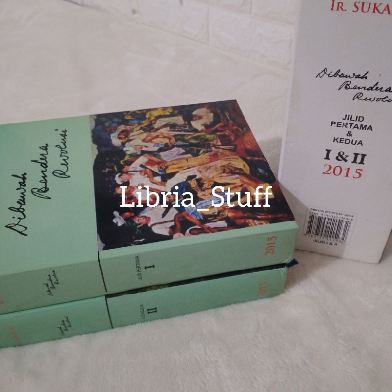 Buku Dibawah Bendera Revolusi (2015) Original