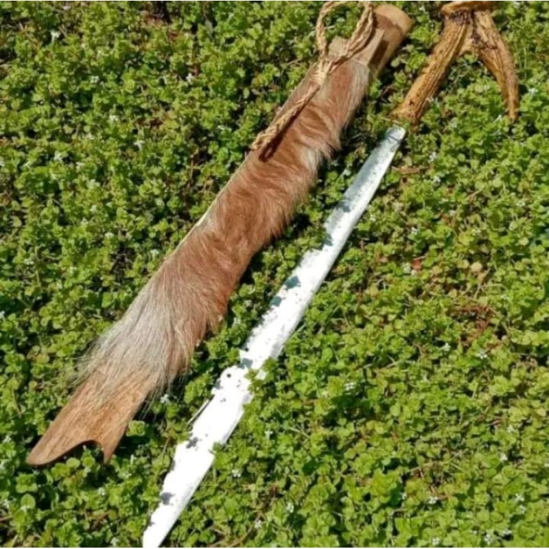 mandau asli kalimantan motif ukir