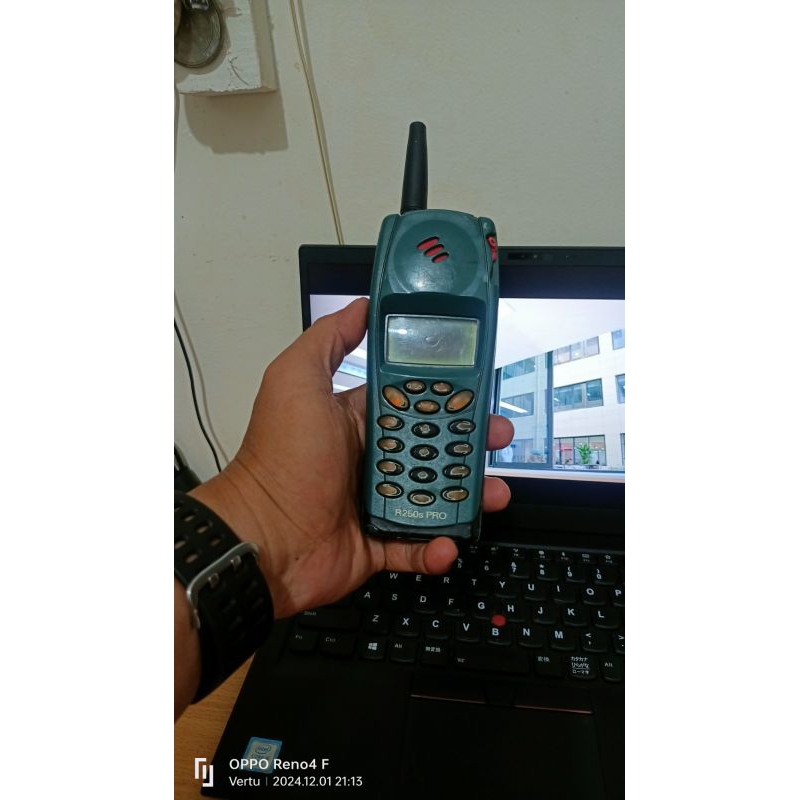 Ericsson R250s Pro Bahan