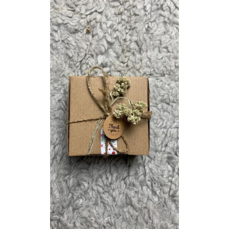 

BOX HAMPERS HADIAH KARDUS HAMPERS GIFT BOX RUSTIC ULANG TAHUN KADO UNIK CANTIK