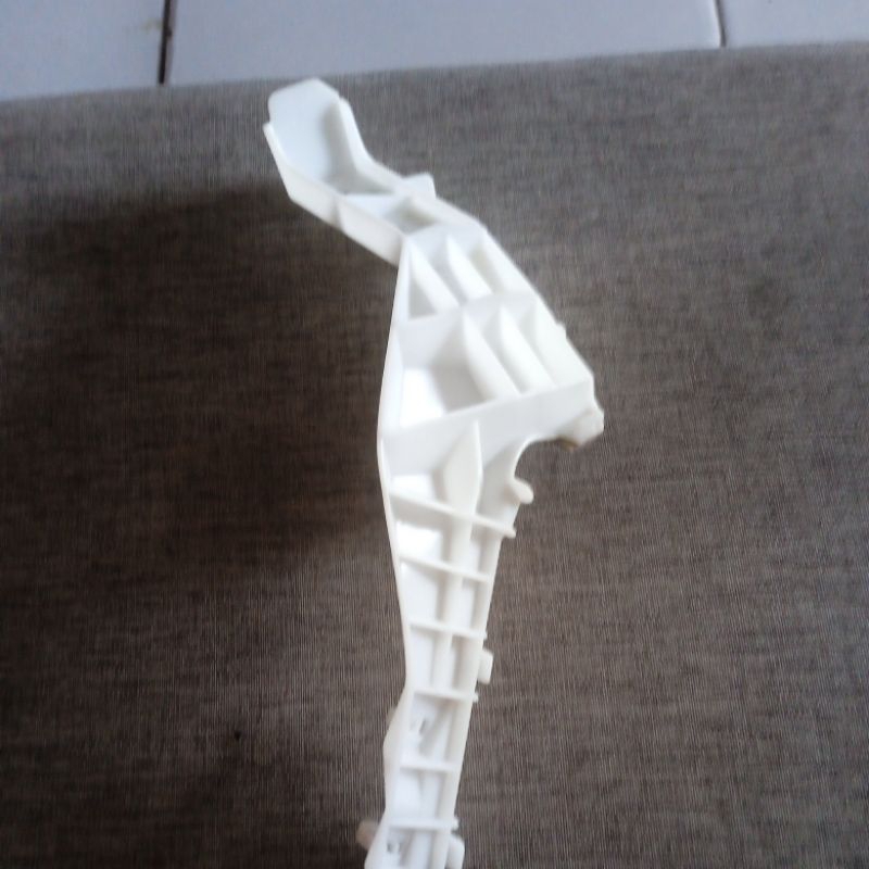 bereket bemper belakang Suzuki Swift St Gl bagian kanan