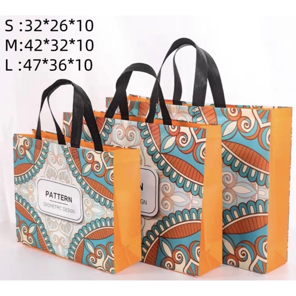 

Tas Spunbond Motif Premium Tahan Air / Goodie Bag Model Kotak / Spoundbond Bag / Tas Hampers Suvenir