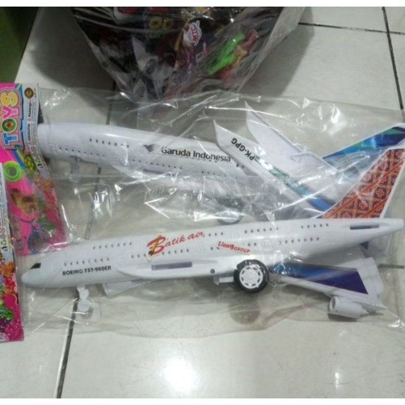 mainan pesawat garuda, pesawat lion air