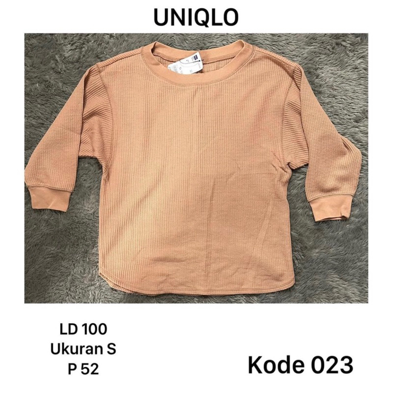 atasan kemeja blouse wanita brand uniqlo