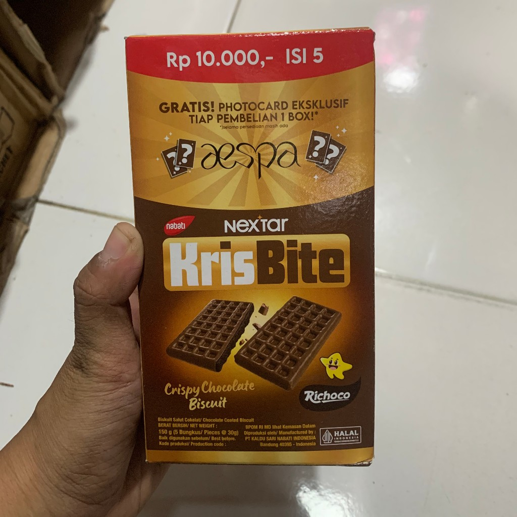 

Nextar Kris Bite Salut Cokelat/Aespa 1 box isi 5 pcs