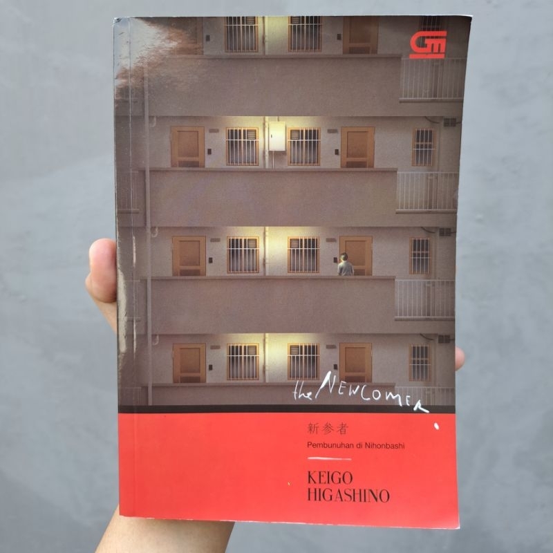

Preloved buku The Newcomer Keigo Higashino