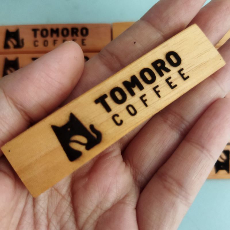 

Name Tag Nama Custom Magnet Papan Nama Dada dari Kayu Nametag