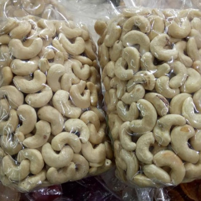 

kacang mede mentah jumbo 500gram