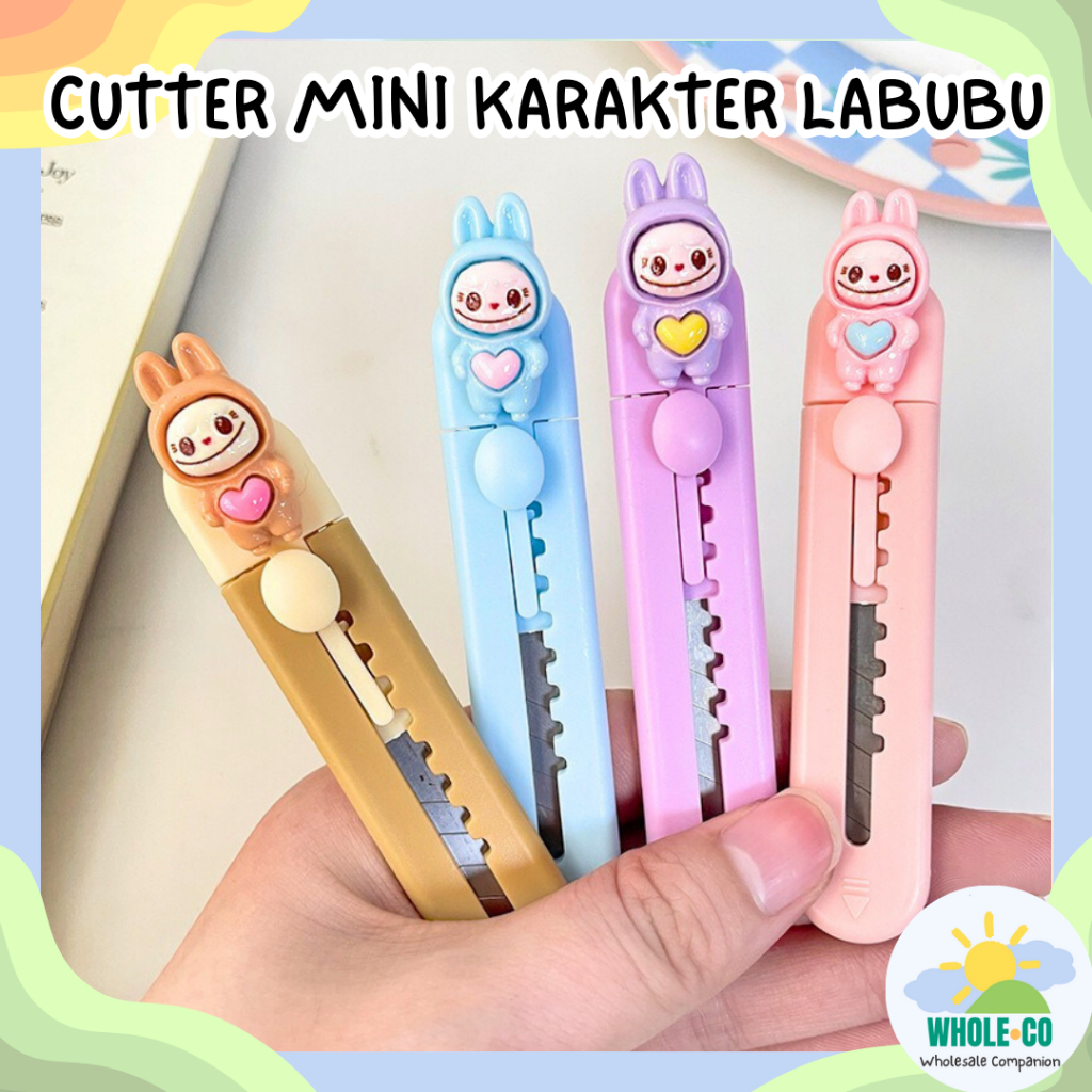 

Cutter Mini Panjang Karakter Labubu Premium Pemotong Kertas Lucu Unik Imut Termurah Grosir Cod