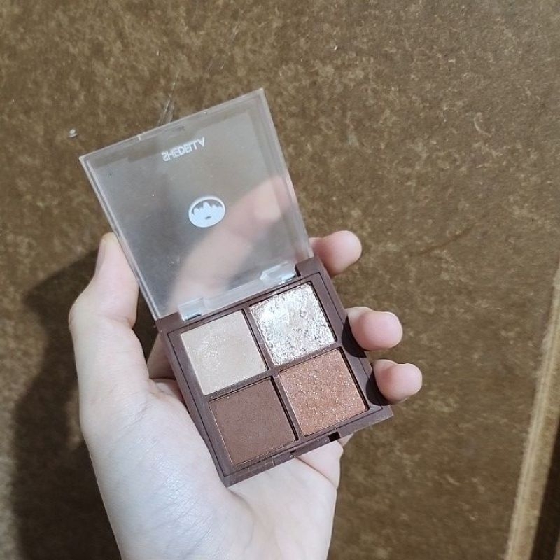 Shedella eyeshadow palette