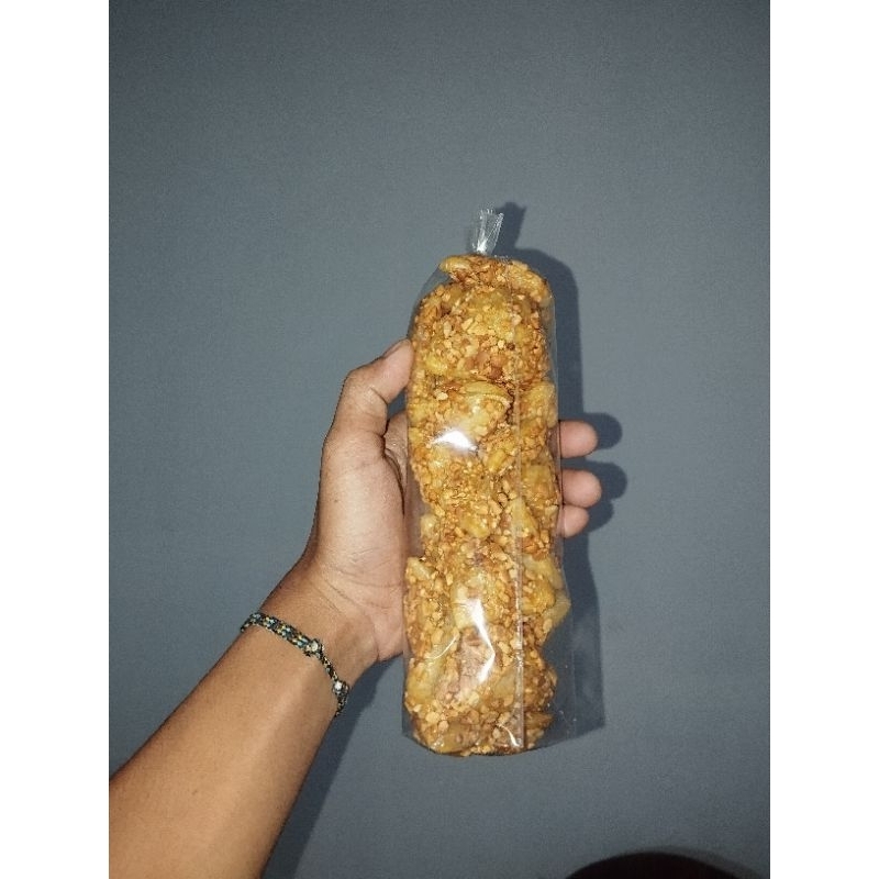 

KUE MANCO KACANG