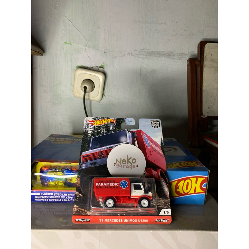 HOTWHEELS MERCEDES UNIMOG