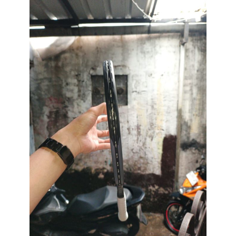 Raket Tenis Wilson Blade