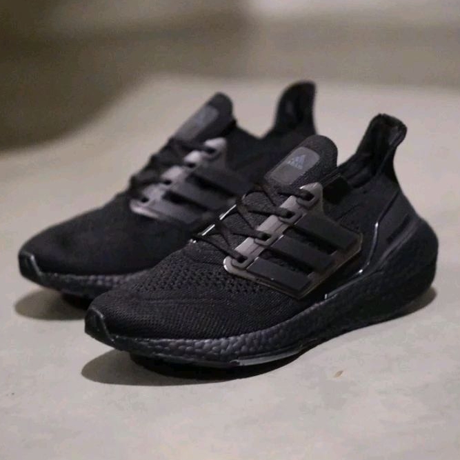 ADIDAS ULTRABOOST FULL BLACK