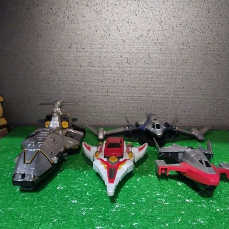 Jual Pesawat Ultraman ( Ultraman Dyna Super Guts , Ultraman Tiga Guts ArtDessei , Ultraman Mebius Gu