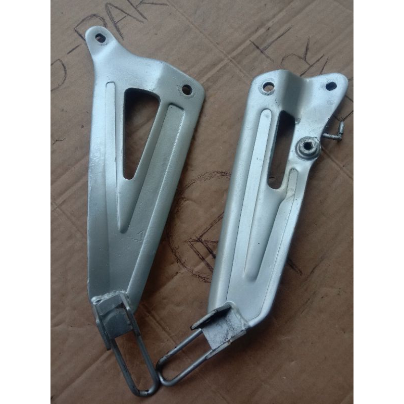 footstep belakang honda atrea legenda, grand,  dudukan step grand, pijakan kaki belakang lagenda , g