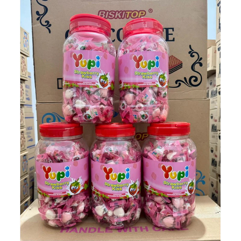 

Yupi permen love strawberry kiss pink toples 300 gr x 6 toples 1 karton