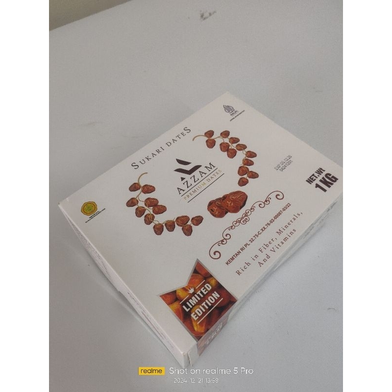 

Kurma Sukari Azzam Kemasan isi 1Kg | Castle Farm Premium Dates