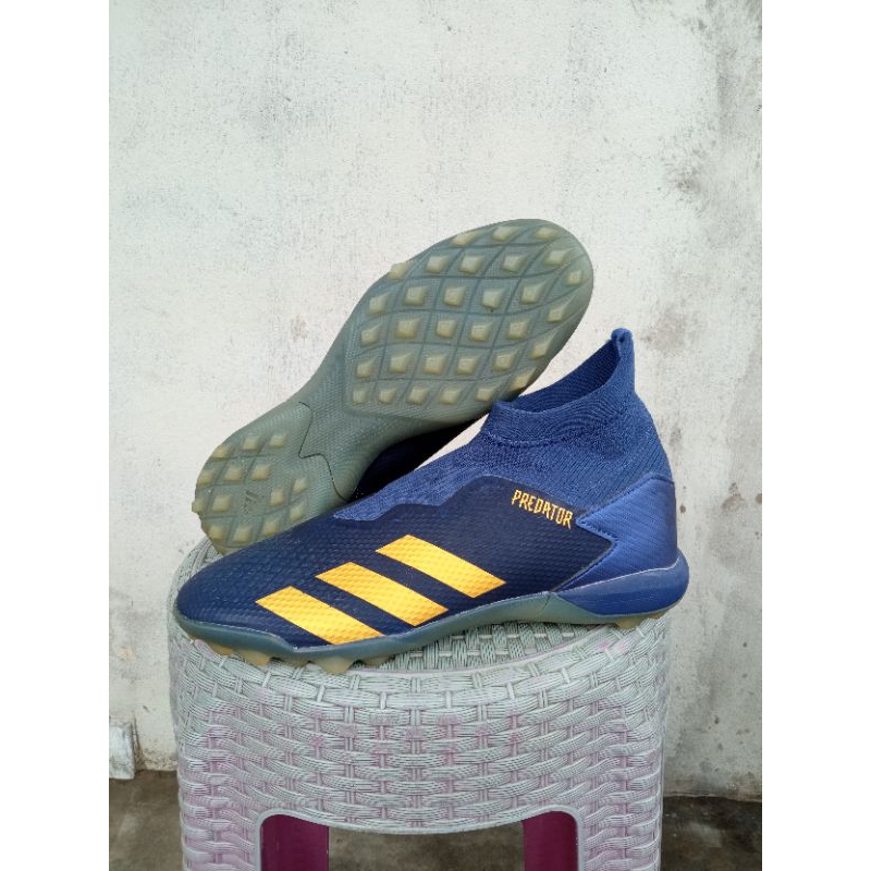 sepatu mini soccer