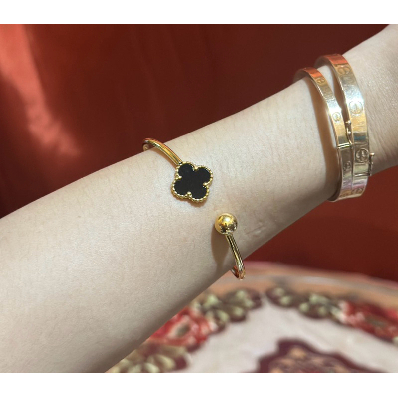 GELANG CLOVER TITANIUM LIKE EMAS ASLI