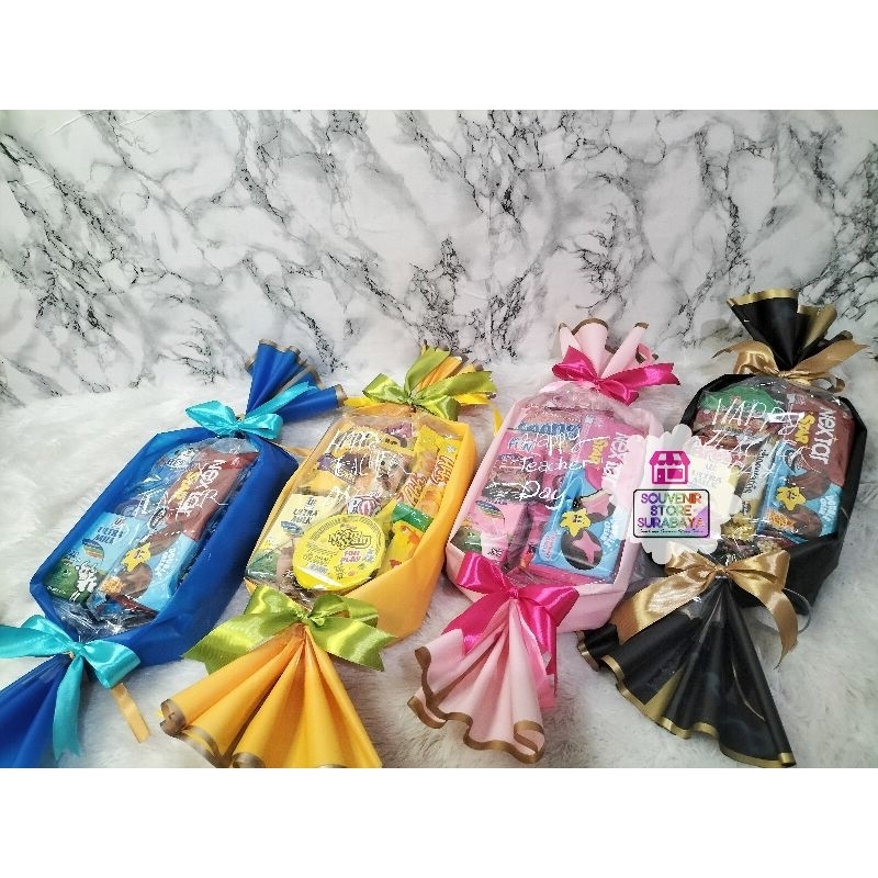 

Candy Snack || Hampers Kado satuan model permen || Buket snack warna senada || snack bungkus permen || Snack graduation | Buket graduation | snack surabaya